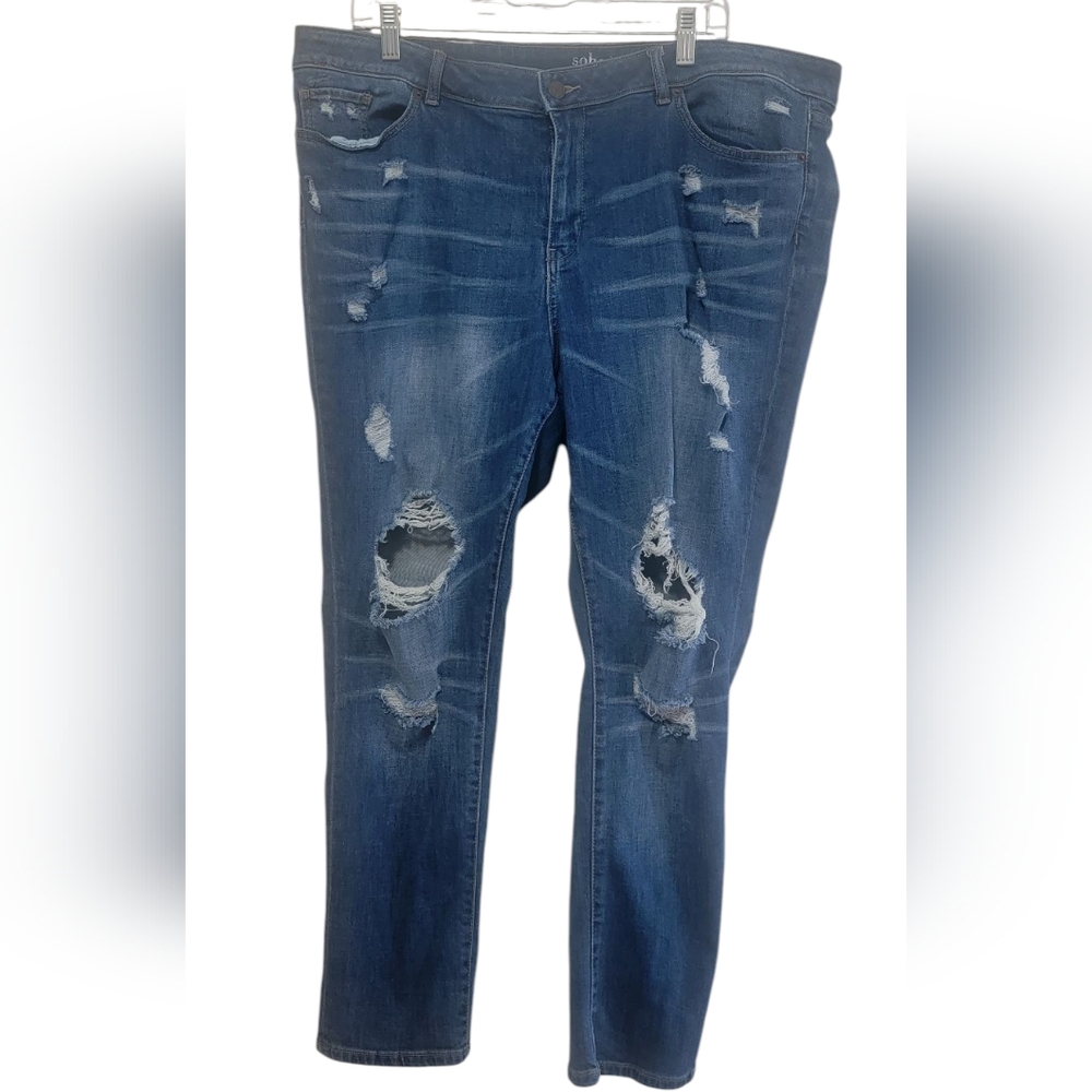 NEW YORK & COMPANY RIPPED/DISTRESSED SOHO BOYFRIEND JEANS